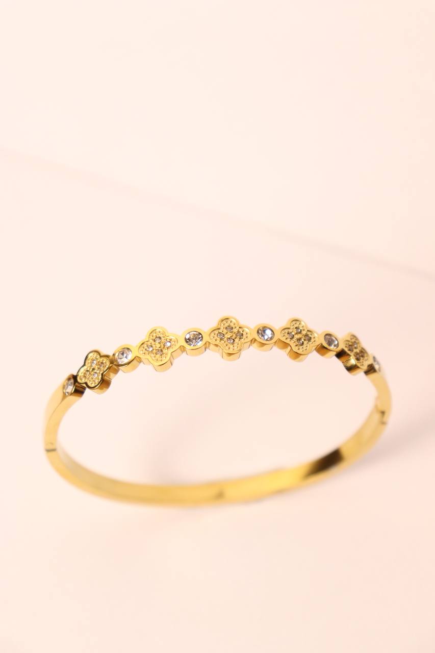Bracelet jonc à trèfles strass en acier inoxydable doré - MKM Accessoires